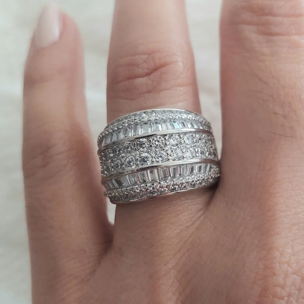 Vintage Ring Sterling Silver CZ Ring Size 7 - Picture 1 of 6